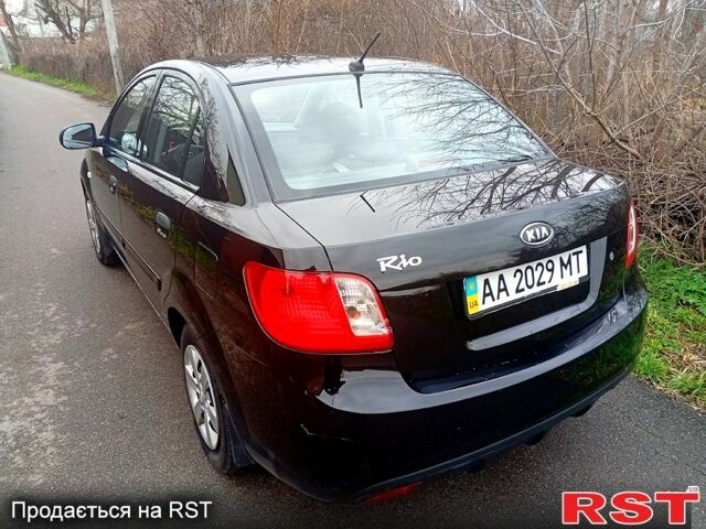 Черный Киа Рио, объемом двигателя 1.4 л и пробегом 186 тыс. км за 4800 $, фото 4 на Automoto.ua