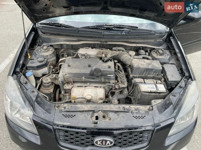 Черный Киа Рио, объемом двигателя 1.4 л и пробегом 179 тыс. км за 5000 $, фото 9 на Automoto.ua