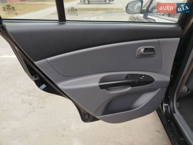 Черный Киа Рио, объемом двигателя 1.5 л и пробегом 155 тыс. км за 5650 $, фото 17 на Automoto.ua