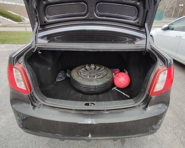 Чорний Кіа Ріо, об'ємом двигуна 1.4 л та пробігом 253 тис. км за 4000 $, фото 11 на Automoto.ua