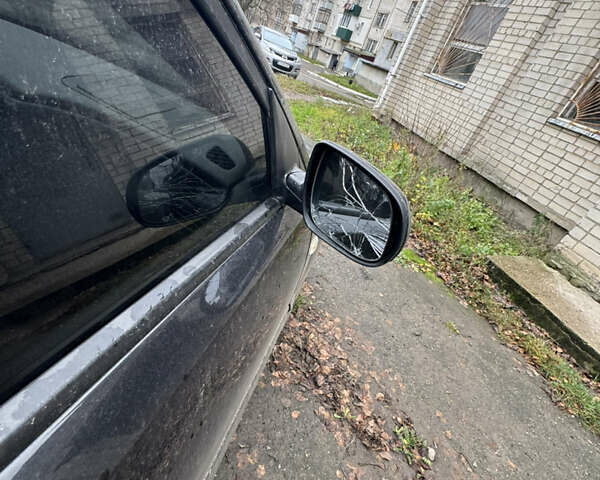 Чорний Кіа Ріо, об'ємом двигуна 1.5 л та пробігом 116 тис. км за 4000 $, фото 4 на Automoto.ua