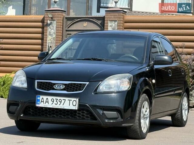 Черный Киа Рио, объемом двигателя 1.4 л и пробегом 151 тыс. км за 4500 $, фото 2 на Automoto.ua