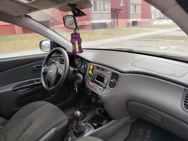 Черный Киа Рио, объемом двигателя 0 л и пробегом 155 тыс. км за 5500 $, фото 6 на Automoto.ua
