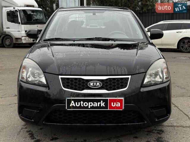 Черный Киа Рио, объемом двигателя 1.4 л и пробегом 151 тыс. км за 6490 $, фото 3 на Automoto.ua