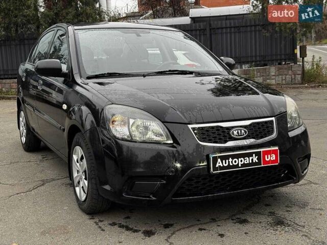 Черный Киа Рио, объемом двигателя 1.4 л и пробегом 151 тыс. км за 6490 $, фото 6 на Automoto.ua