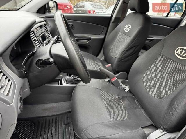 Черный Киа Рио, объемом двигателя 1.4 л и пробегом 151 тыс. км за 6490 $, фото 28 на Automoto.ua