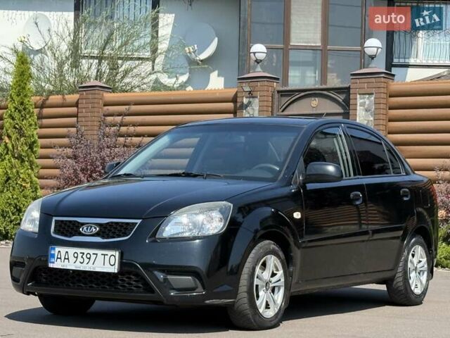 Черный Киа Рио, объемом двигателя 1.4 л и пробегом 151 тыс. км за 4500 $, фото 5 на Automoto.ua