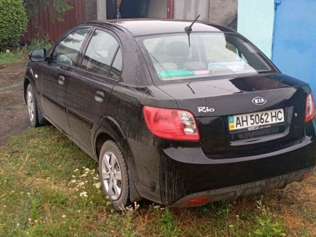 Чорний Кіа Ріо, об'ємом двигуна 1.4 л та пробігом 32 тис. км за 6500 $, фото 2 на Automoto.ua