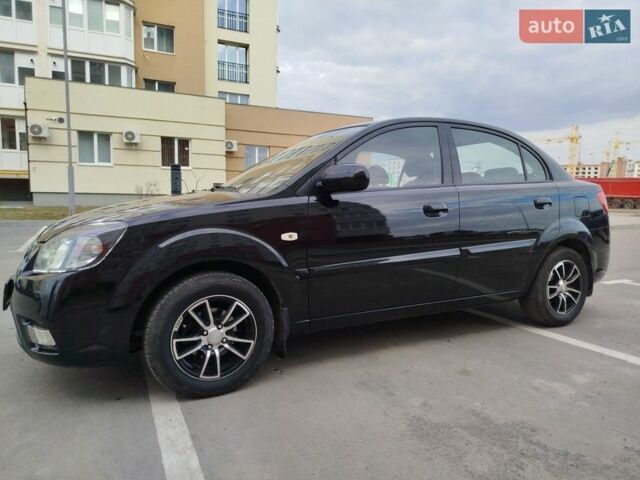 Черный Киа Рио, объемом двигателя 1.5 л и пробегом 155 тыс. км за 5650 $, фото 2 на Automoto.ua