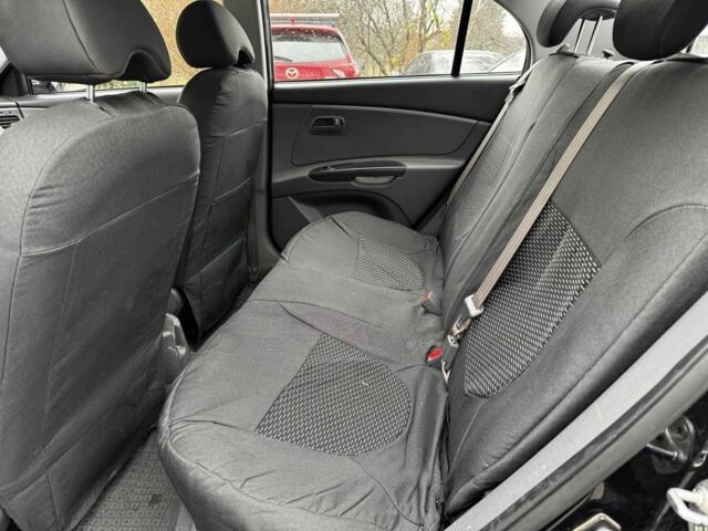 Черный Киа Рио, объемом двигателя 1.4 л и пробегом 151 тыс. км за 6490 $, фото 9 на Automoto.ua