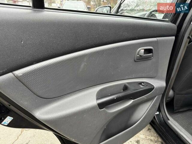 Черный Киа Рио, объемом двигателя 1.4 л и пробегом 151 тыс. км за 6490 $, фото 20 на Automoto.ua