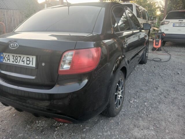 Чорний Кіа Ріо, об'ємом двигуна 1.4 л та пробігом 210 тис. км за 4308 $, фото 9 на Automoto.ua