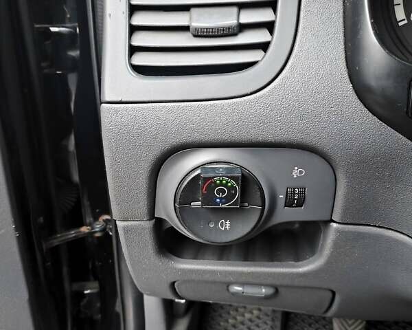 Чорний Кіа Ріо, об'ємом двигуна 1.4 л та пробігом 253 тис. км за 4000 $, фото 13 на Automoto.ua