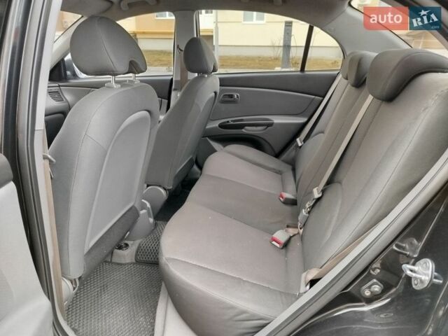 Черный Киа Рио, объемом двигателя 1.5 л и пробегом 155 тыс. км за 5650 $, фото 18 на Automoto.ua