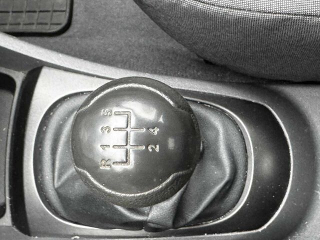 Черный Киа Рио, объемом двигателя 1.4 л и пробегом 151 тыс. км за 6490 $, фото 19 на Automoto.ua