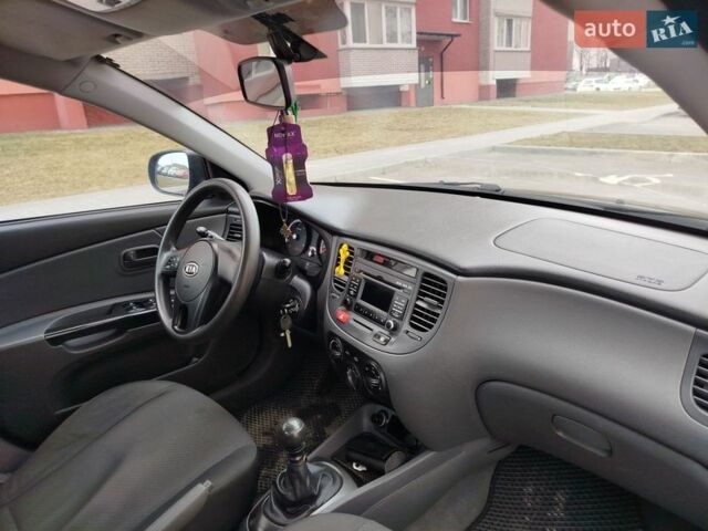 Черный Киа Рио, объемом двигателя 1.5 л и пробегом 155 тыс. км за 5650 $, фото 20 на Automoto.ua