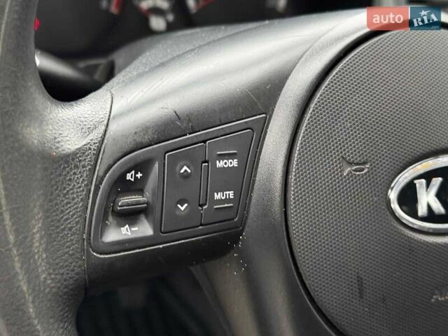 Черный Киа Рио, объемом двигателя 1.4 л и пробегом 151 тыс. км за 6490 $, фото 30 на Automoto.ua