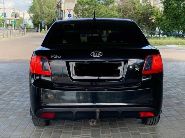 Чорний Кіа Ріо, об'ємом двигуна 1.4 л та пробігом 204 тис. км за 4600 $, фото 7 на Automoto.ua