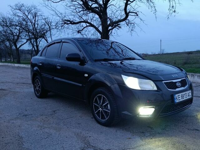 Чорний Кіа Ріо, об'ємом двигуна 1.4 л та пробігом 280 тис. км за 5300 $, фото 1 на Automoto.ua