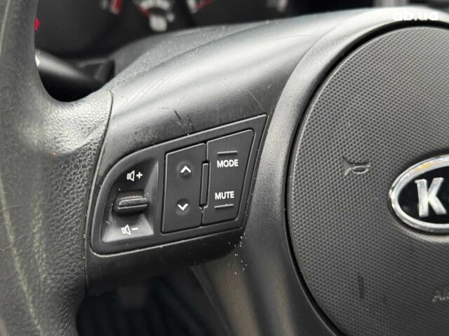 Чорний Кіа Ріо, об'ємом двигуна 1.4 л та пробігом 151 тис. км за 6490 $, фото 29 на Automoto.ua