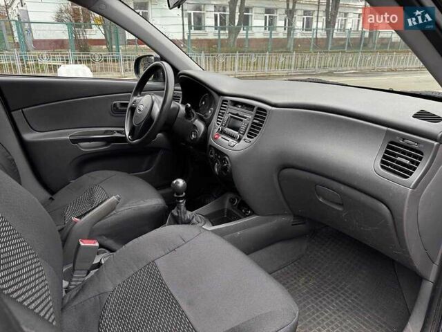Черный Киа Рио, объемом двигателя 1.4 л и пробегом 151 тыс. км за 6490 $, фото 37 на Automoto.ua