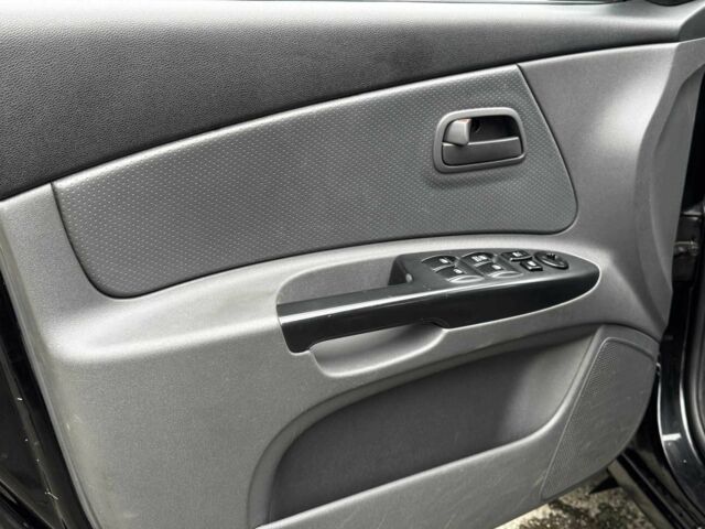 Черный Киа Рио, объемом двигателя 1.4 л и пробегом 151 тыс. км за 6490 $, фото 13 на Automoto.ua