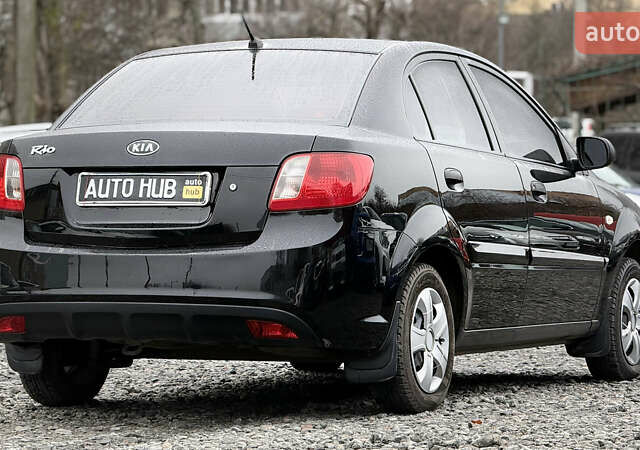 Черный Киа Рио, объемом двигателя 1.4 л и пробегом 100 тыс. км за 5000 $, фото 12 на Automoto.ua