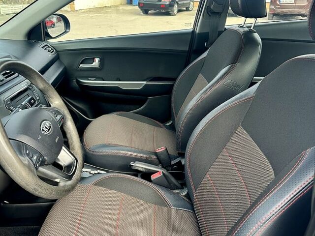 Чорний Кіа Ріо, об'ємом двигуна 1.6 л та пробігом 249 тис. км за 7200 $, фото 3 на Automoto.ua