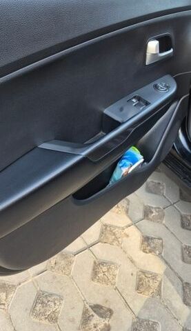 Черный Киа Рио, объемом двигателя 1.4 л и пробегом 362 тыс. км за 5500 $, фото 12 на Automoto.ua