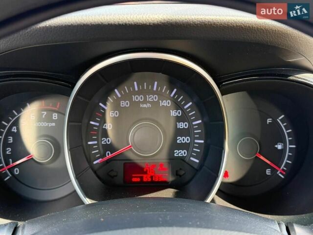 Чорний Кіа Ріо, об'ємом двигуна 1.4 л та пробігом 65 тис. км за 8300 $, фото 3 на Automoto.ua
