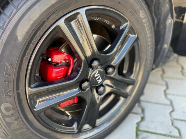 Черный Киа Рио, объемом двигателя 1.6 л и пробегом 220 тыс. км за 5500 $, фото 8 на Automoto.ua