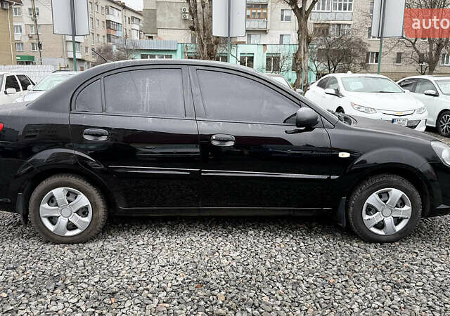 Черный Киа Рио, объемом двигателя 1.4 л и пробегом 100 тыс. км за 5000 $, фото 13 на Automoto.ua