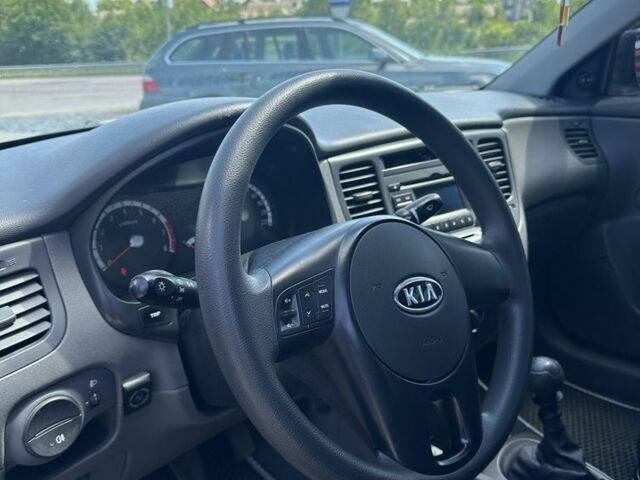 Черный Киа Рио, объемом двигателя 1.4 л и пробегом 50 тыс. км за 4899 $, фото 7 на Automoto.ua