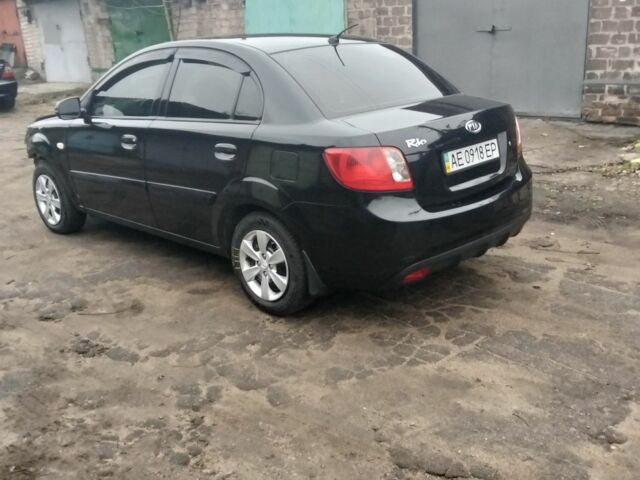 Черный Киа Рио, объемом двигателя 1.4 л и пробегом 150 тыс. км за 2550 $, фото 3 на Automoto.ua