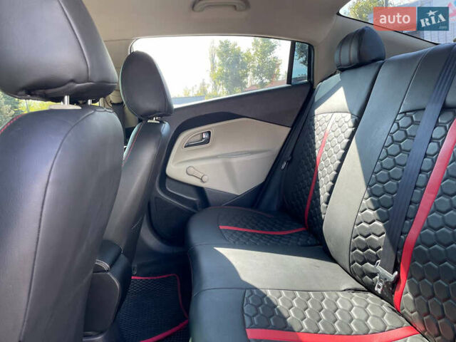 Черный Киа Рио, объемом двигателя 1.59 л и пробегом 220 тыс. км за 5500 $, фото 14 на Automoto.ua