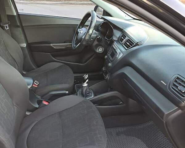 Черный Киа Рио, объемом двигателя 1.59 л и пробегом 231 тыс. км за 7600 $, фото 22 на Automoto.ua