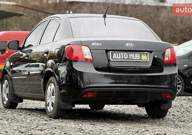 Черный Киа Рио, объемом двигателя 1.4 л и пробегом 100 тыс. км за 5000 $, фото 8 на Automoto.ua