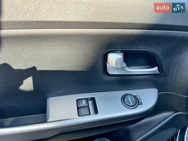 Чорний Кіа Ріо, об'ємом двигуна 1.4 л та пробігом 126 тис. км за 7900 $, фото 23 на Automoto.ua