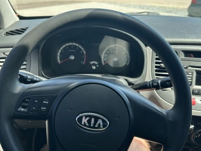 Черный Киа Рио, объемом двигателя 1.4 л и пробегом 50 тыс. км за 4899 $, фото 14 на Automoto.ua