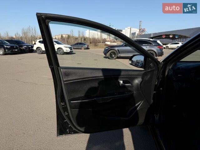 Черный Киа Рио, объемом двигателя 1.4 л и пробегом 162 тыс. км за 7700 $, фото 30 на Automoto.ua