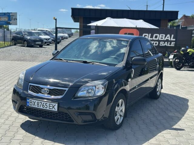 Черный Киа Рио, объемом двигателя 1.4 л и пробегом 50 тыс. км за 4899 $, фото 1 на Automoto.ua