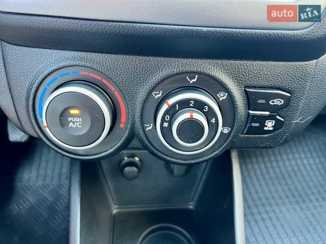 Чорний Кіа Ріо, об'ємом двигуна 1.4 л та пробігом 126 тис. км за 7900 $, фото 32 на Automoto.ua