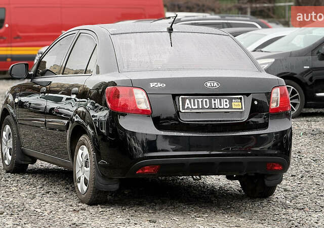 Черный Киа Рио, объемом двигателя 1.4 л и пробегом 100 тыс. км за 5000 $, фото 7 на Automoto.ua
