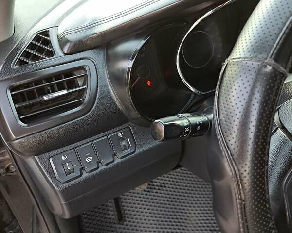 Черный Киа Рио, объемом двигателя 1.59 л и пробегом 231 тыс. км за 7600 $, фото 14 на Automoto.ua