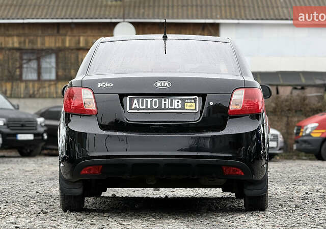 Черный Киа Рио, объемом двигателя 1.4 л и пробегом 100 тыс. км за 5000 $, фото 10 на Automoto.ua