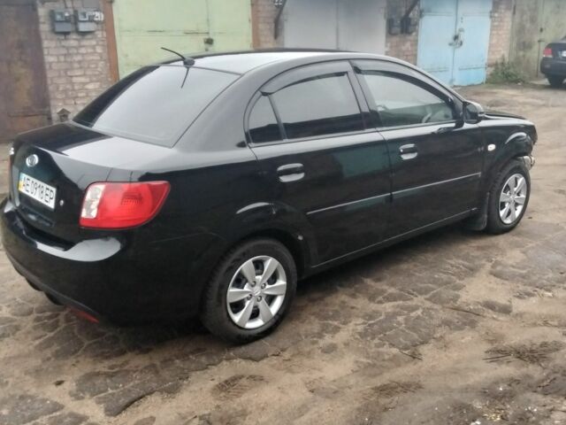 Черный Киа Рио, объемом двигателя 1.4 л и пробегом 150 тыс. км за 2550 $, фото 1 на Automoto.ua