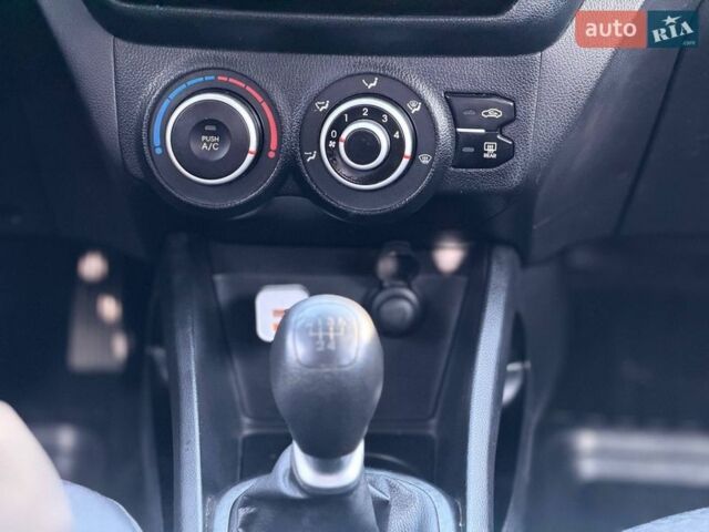 Черный Киа Рио, объемом двигателя 1.4 л и пробегом 162 тыс. км за 7700 $, фото 41 на Automoto.ua