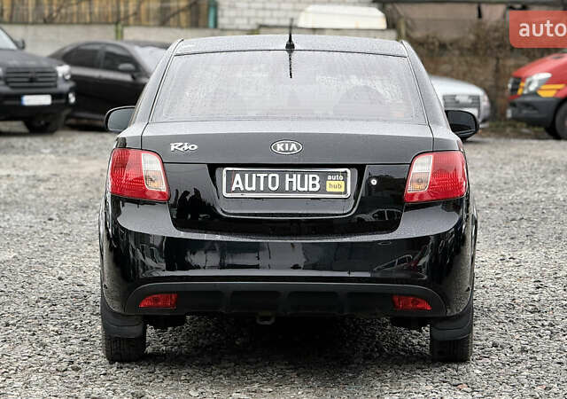 Черный Киа Рио, объемом двигателя 1.4 л и пробегом 100 тыс. км за 5000 $, фото 9 на Automoto.ua