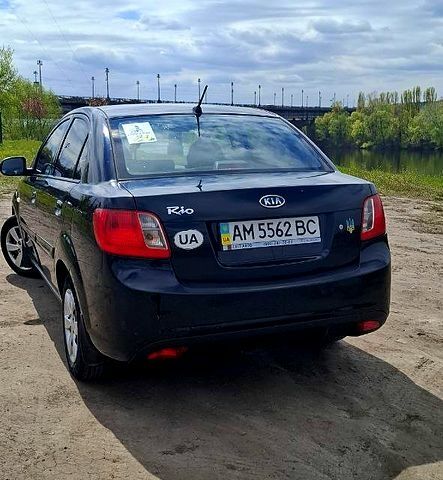Черный Киа Рио, объемом двигателя 1.4 л и пробегом 183 тыс. км за 5100 $, фото 7 на Automoto.ua