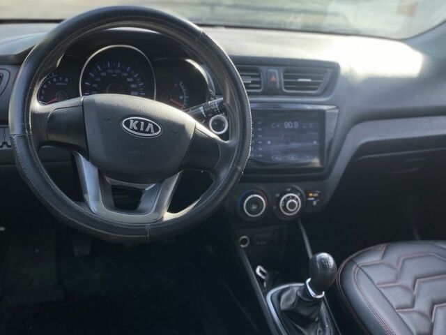 Чорний Кіа Ріо, об'ємом двигуна 1.6 л та пробігом 252 тис. км за 3650 $, фото 5 на Automoto.ua